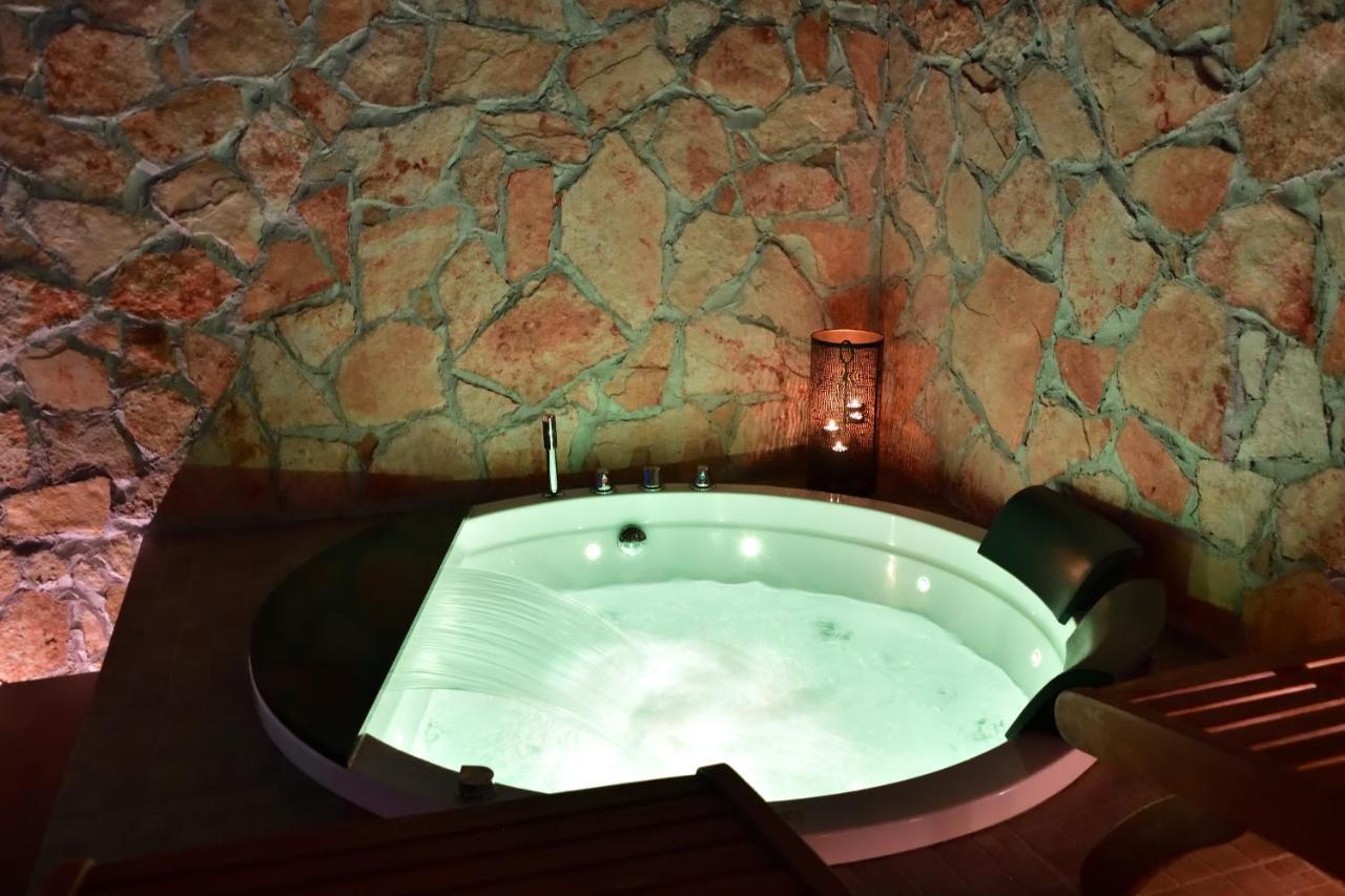 Spa Room Sicilia - Intera Casa Con Spa Privata Jacuzzi Sauna Bagno Di Vapore Ad Uso Illimitato โรโซลีนี ภายนอก รูปภาพ