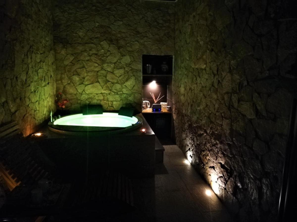 Spa Room Sicilia - Intera Casa Con Spa Privata Jacuzzi Sauna Bagno Di Vapore Ad Uso Illimitato โรโซลีนี ภายนอก รูปภาพ